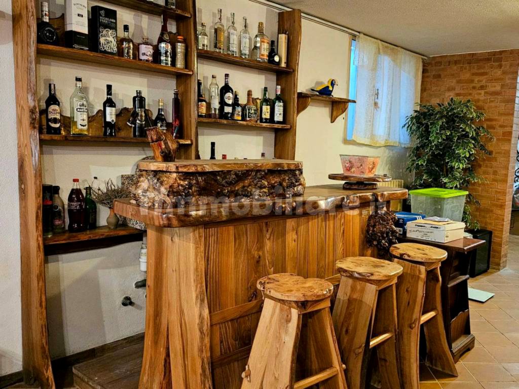 Villa ar baseinu un privātu parku Ziemeļitālijā