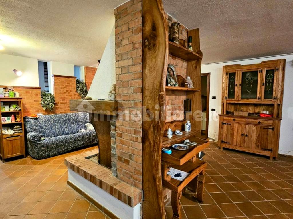 Villa ar baseinu un privātu parku Ziemeļitālijā