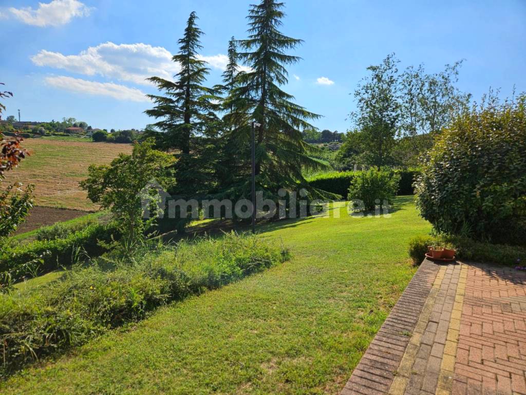 Villa ar baseinu un privātu parku Ziemeļitālijā