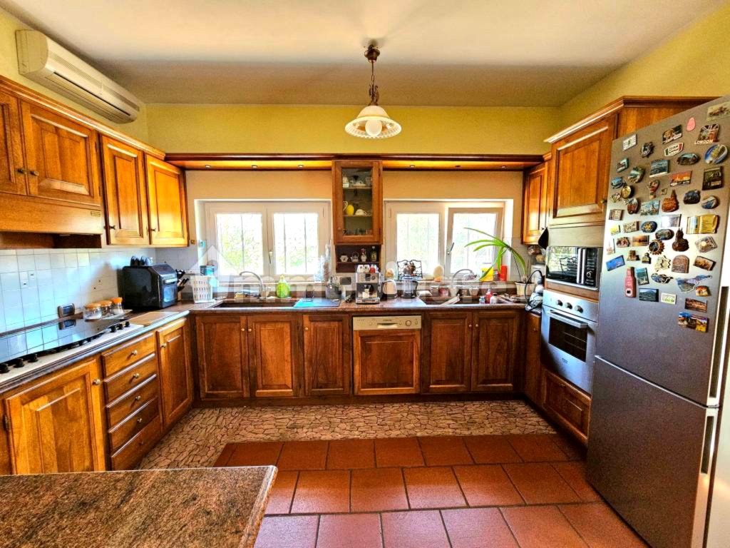 Villa ar baseinu un privātu parku Ziemeļitālijā