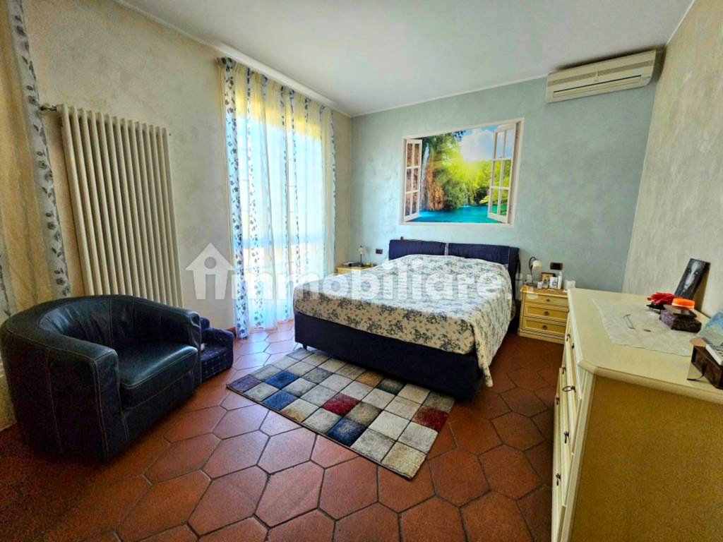 Villa ar baseinu un privātu parku Ziemeļitālijā