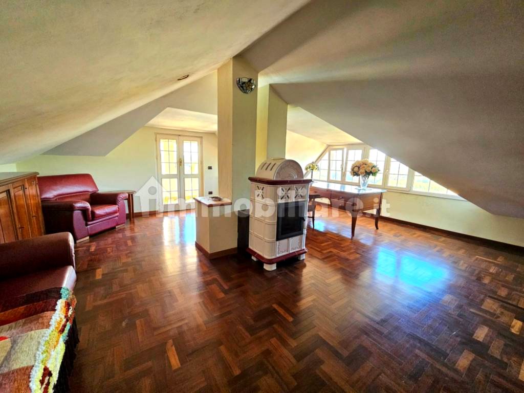 Villa ar baseinu un privātu parku Ziemeļitālijā