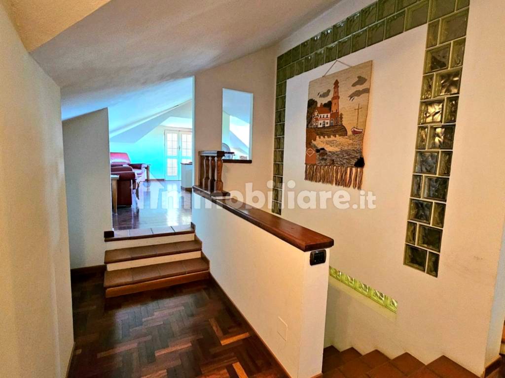 Villa ar baseinu un privātu parku Ziemeļitālijā