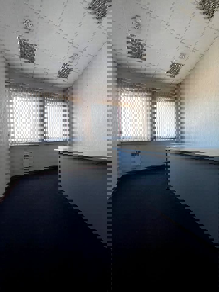 Izīrē komerctelpas Ganību dambī 7a