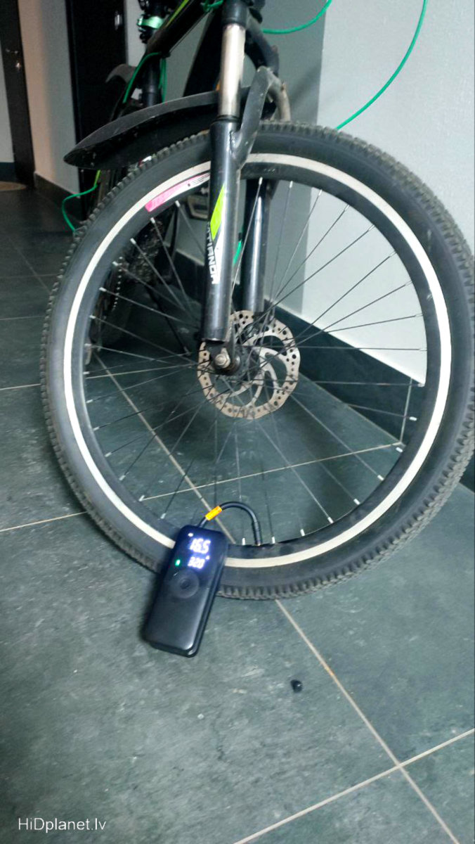 Portatīvs akumulatora auto kompresors riteņiem