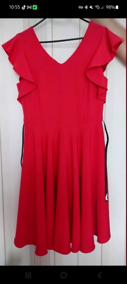 Eleganta sarkana kleita