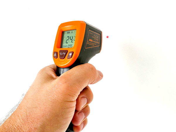 🌡️ Инфракрасный бесконтактный термометр — точное измерение температуры без касания