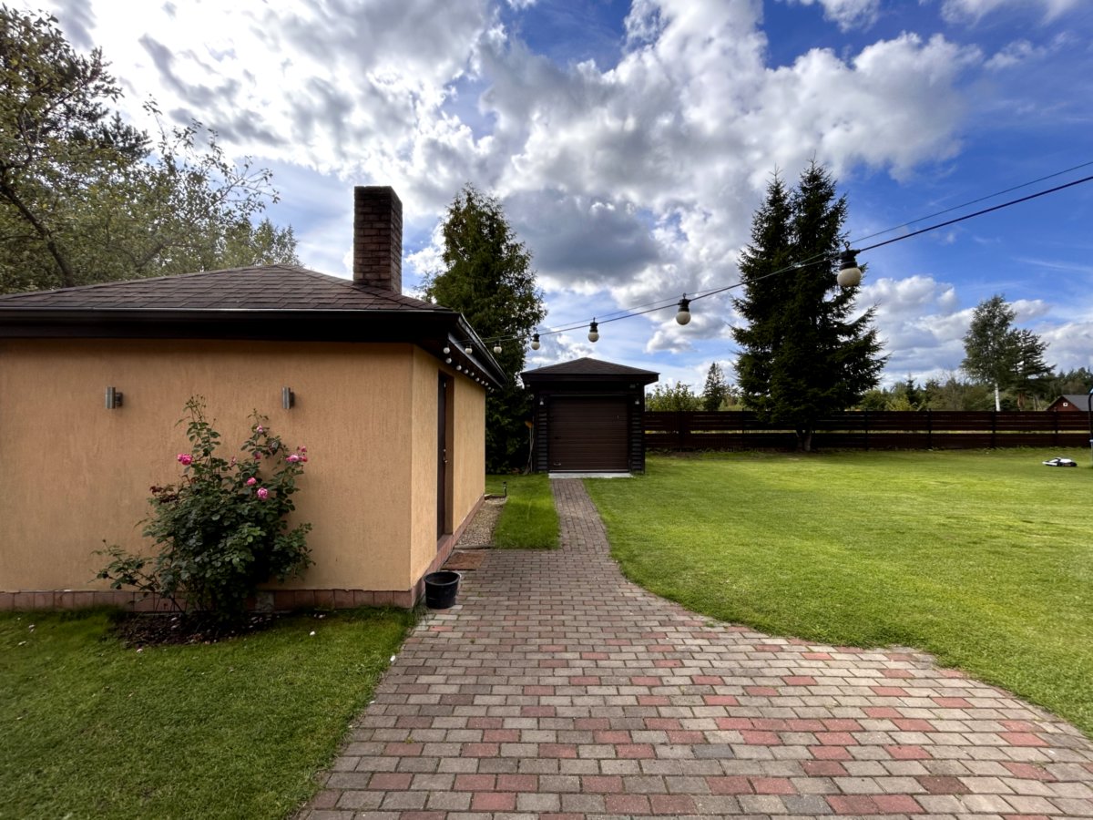 Ejošākā segmenta privātmāja Pierīgā, tikai 20 min. attālumā no Rīgas (Ziepniekkalnam).