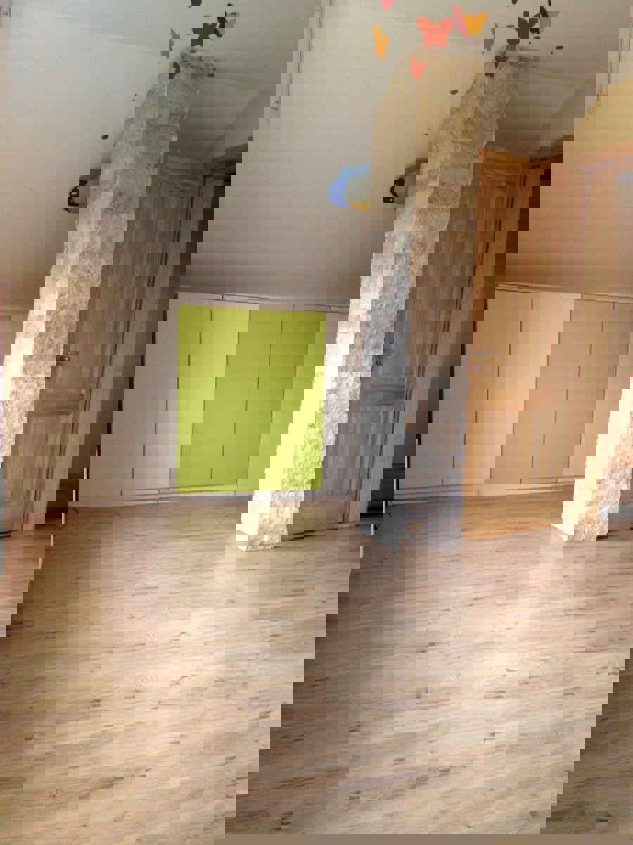 Ejošākā segmenta privātmāja Pierīgā, tikai 20 min. attālumā no Rīgas (Ziepniekkalnam).