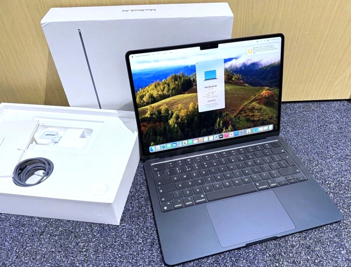 Apple MacBook Air MLY43LL/A 13.6" w/ Touch ID (2022) (Apple M2 chip/8GB Memory/512GB SSD) 