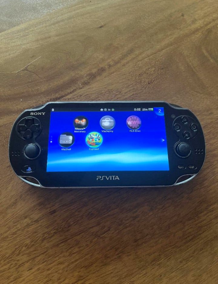 PlayStation PS Vita 1004 modelis 
