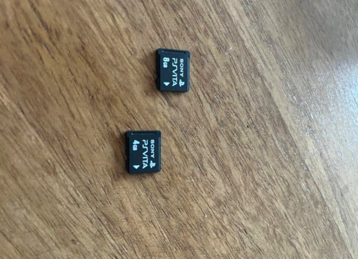 PlayStation PS Vita 1004 modelis 