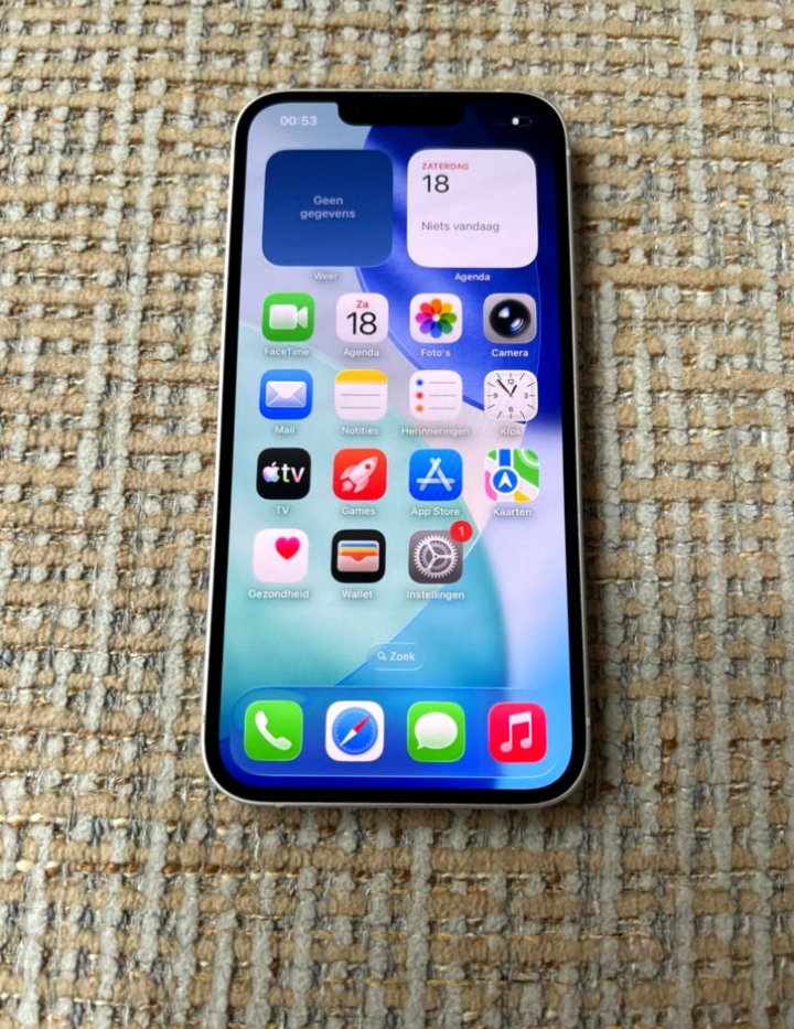 iPhone 13 