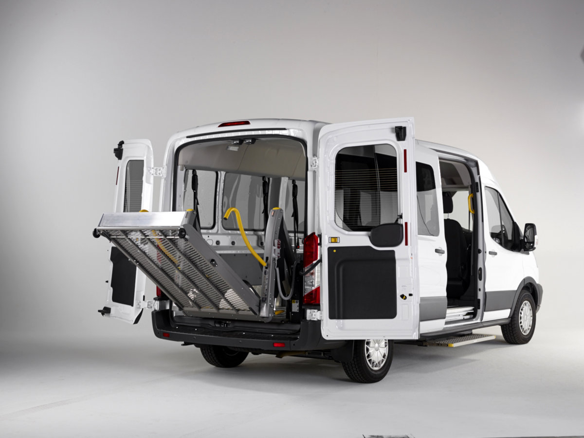 Hidrauliskais pacēlājs invalīdiem