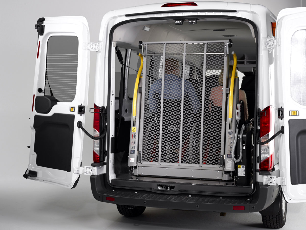 Hidrauliskais pacēlājs invalīdiem