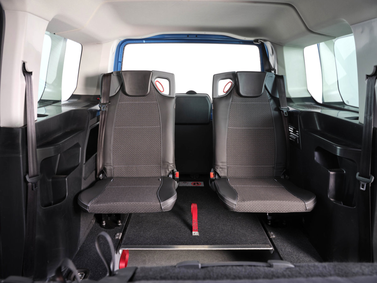 Aizmugurējā griezuma grīda