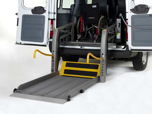 Hidrauliskais pacēlājs invalīdiem