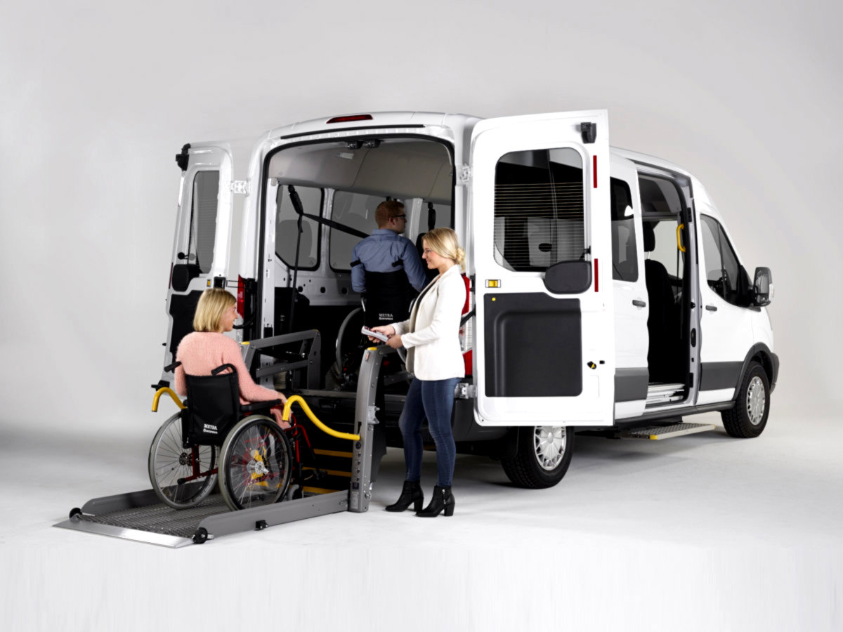 Hidrauliskais pacēlājs invalīdiem