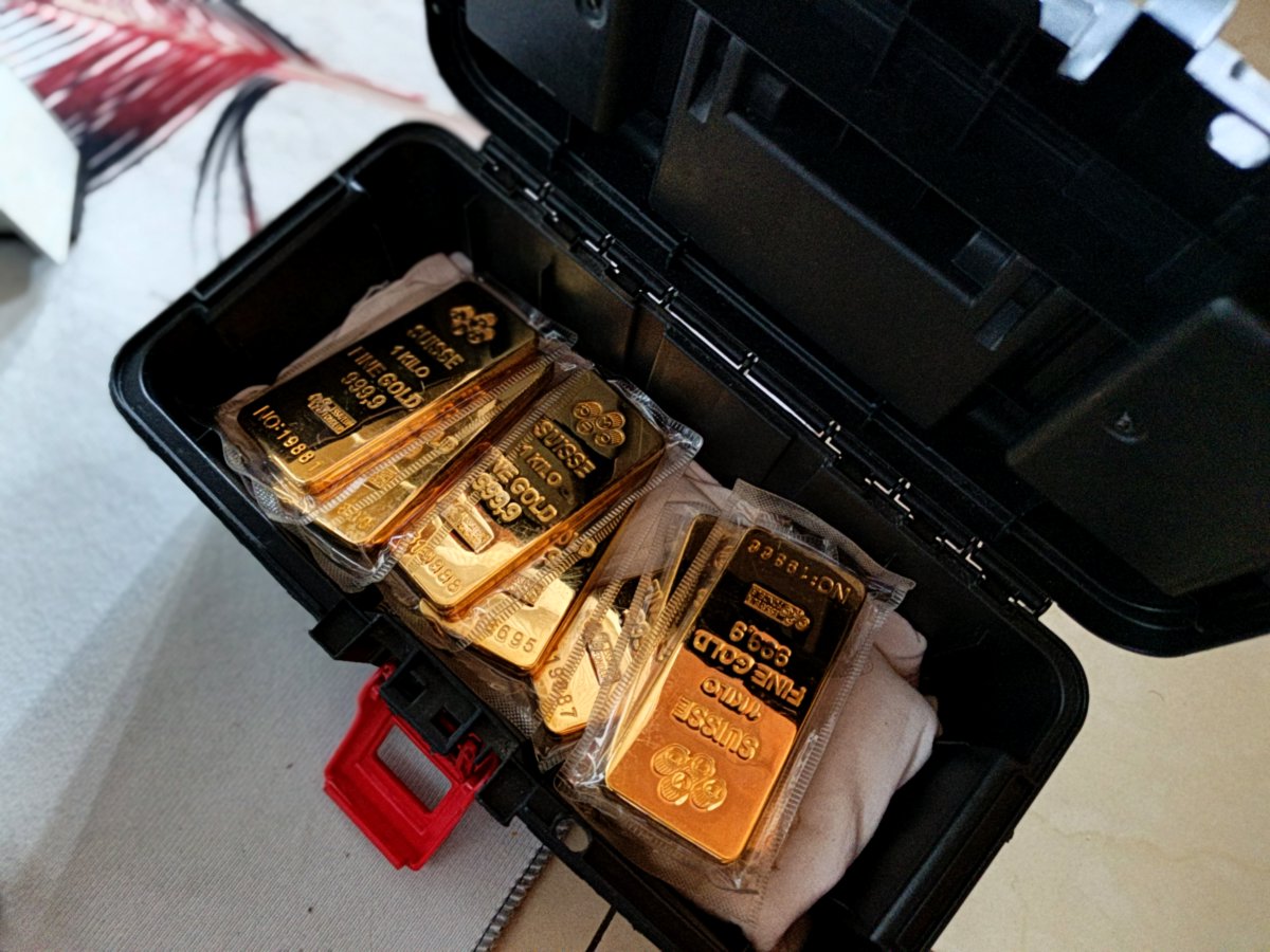 Gold bullion for collectors.
